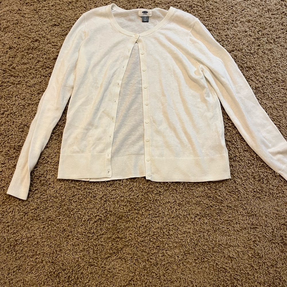 White Old Navy sweater